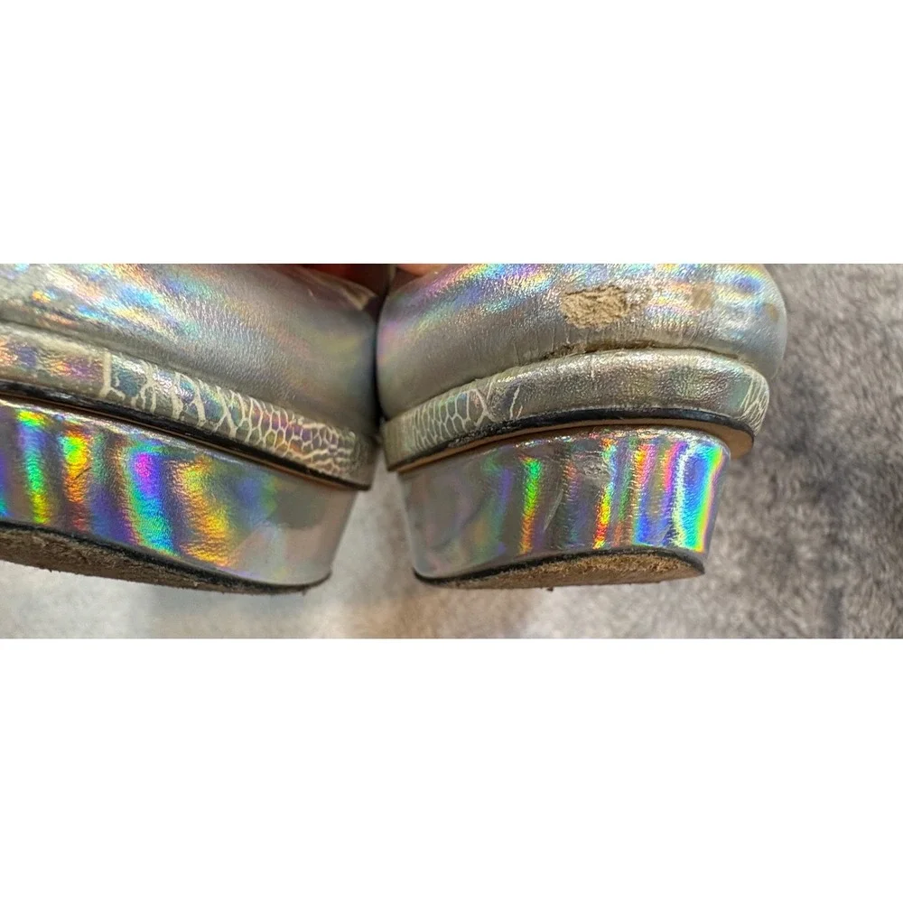 Brian Atwood B-Fontanini Holographic Silver Platform Pumps‎ Heels 7.5 38